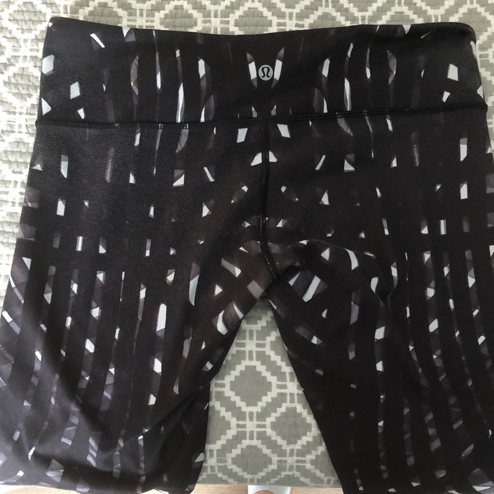 Lululemon Pants Full Length in Black and White